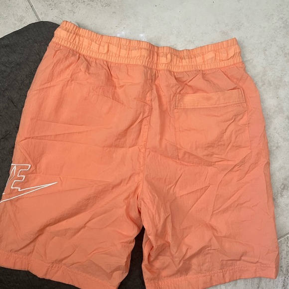 Nike Sportswear Alumni Men's Sports Monochrome Shorts Light Orange - Picture 4 of 4